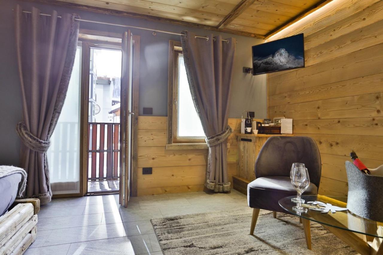 Alpine Rooms Guesthouse Breuil-Cervinia Esterno foto